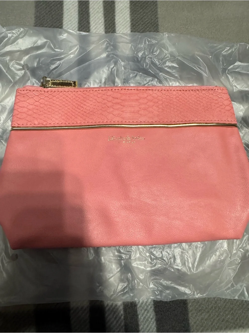Elizabeth Arden compact cosmetic